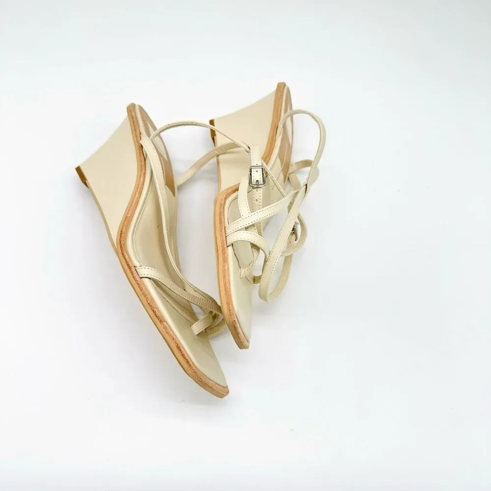 Gemini Ankle Strap Wedge Sandal (Women)
Dolce Vita - Picture 4 of 5